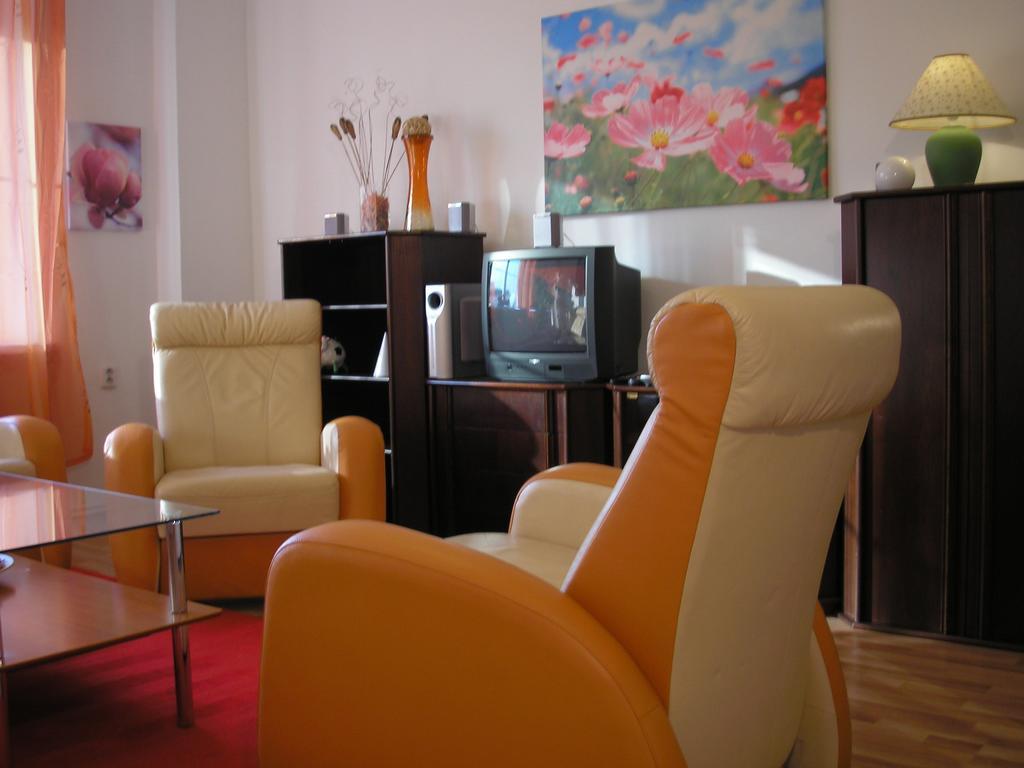 Vacation Apartment Up To 10 Братислава Номер фото